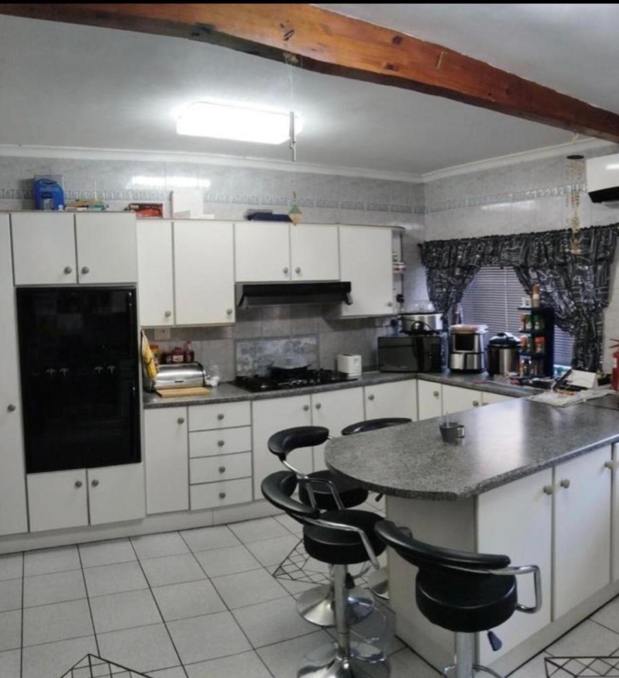 4 Bedroom Property for Sale in Bothasrus Eastern Cape
